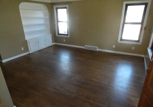 Photo 3 of Sale Pending at 15534 Chestnut Ave, Eastpointe, MI 48021 | MLS# 70499257 | Listing updated on 2026-04-06
