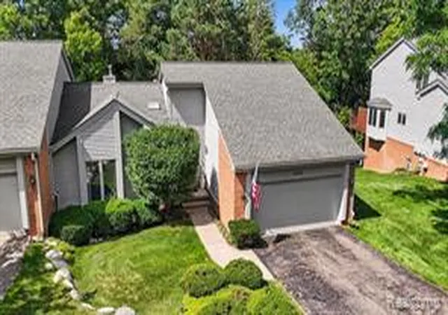 Homes for sale in Clarkston, MI | 6638 Ridgeview Dr, Clarkston, MI 48346 | MLS# 61009754
