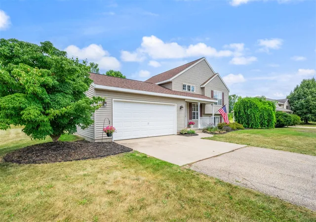 2nd image of 2103 Winston View Dr, Cedar Springs, MI 49319 | MLS# 70546046