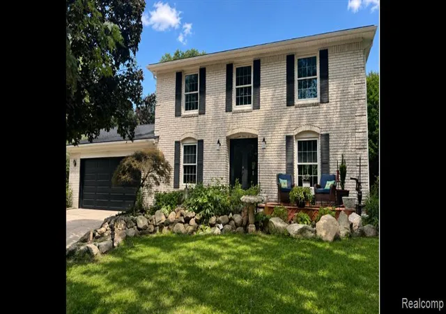 Photo 1 of Single family home for sale at 17301 Donohue Rd, Pinckney, MI 48169 8869 | MLS# 60993094 | Listing updated on 2026-08-31