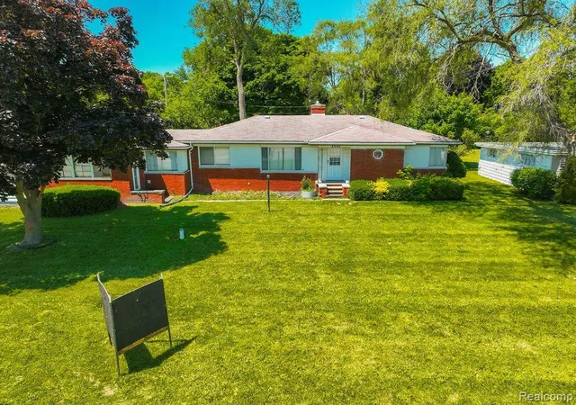 Homes for sale in Lapeer, MI | 1214 S Lapeer Rd, Lapeer, MI 48446 | MLS# 60355703