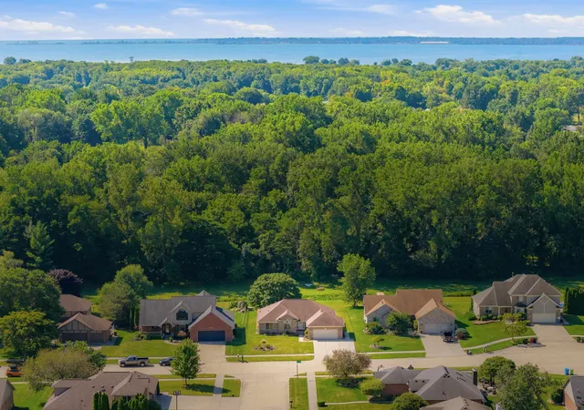 Photo 3 of Sale Pending at 31146 Golden Oak Ct, Chesterfield, MI 48047 | MLS# 50217380 | Listing updated on 2026-08-08