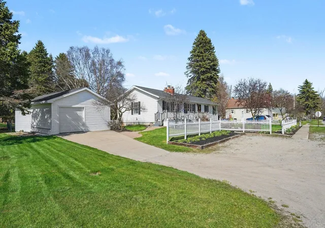 Photo 1 of Single family home for sale at 107 North St, Pinconning, MI 48650 | MLS# 50205661 | Listing updated on 2026-08-30