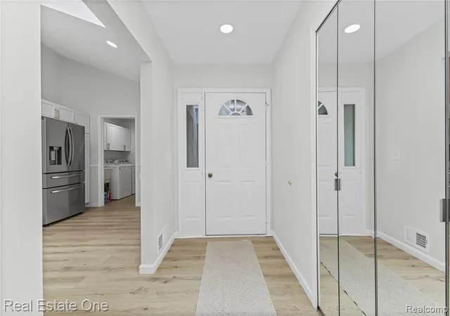 Photo 3 of Condo for sale at 33925 Oakwood Dr, Sterling Heights, MI 48312 6907 | MLS# 61023469 | Listing updated on 2026-08-31