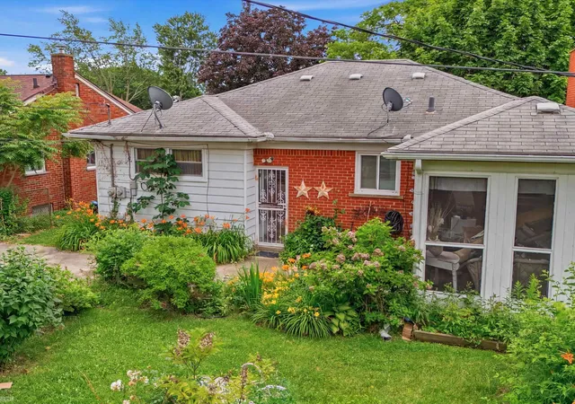17th image of 17101 Sprenger Ave, Eastpointe, MI 48021 | MLS# 50212796