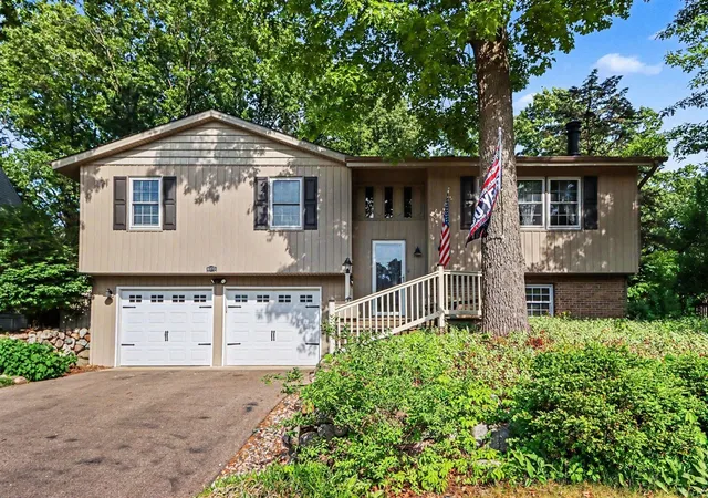 1st image of 8275 Valleywood Ln, Portage, MI 49024 | MLS# 70537212