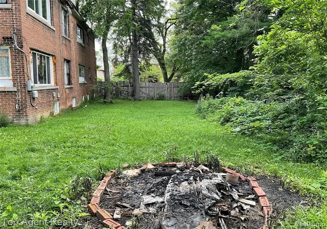 Photo 4 of House for sale at 18063 Pelkey St, Detroit, MI 48205 2711 | MLS# 61010747 | Listing updated on 2026-09-23