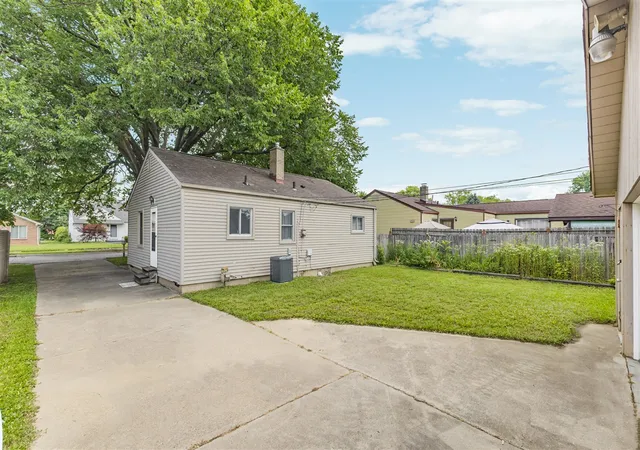 Homes for sale in Warren, MI | 13638 Harold Ave, Warren, MI 48089 | MLS# 70544001