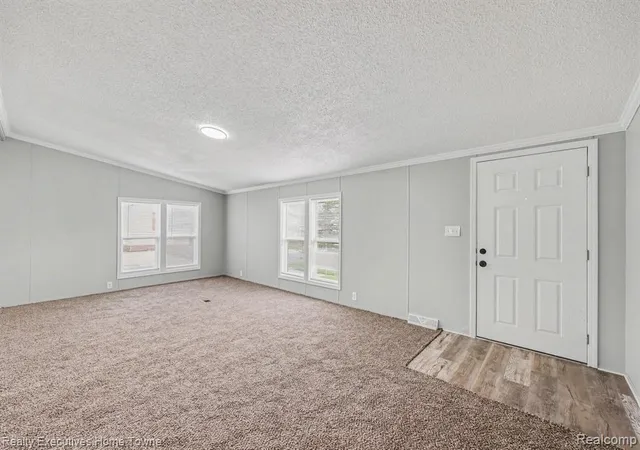 Homes for sale in Lenox, MI | 59587 Susan Ln N, Lenox, MI 48048 | MLS# 60995214