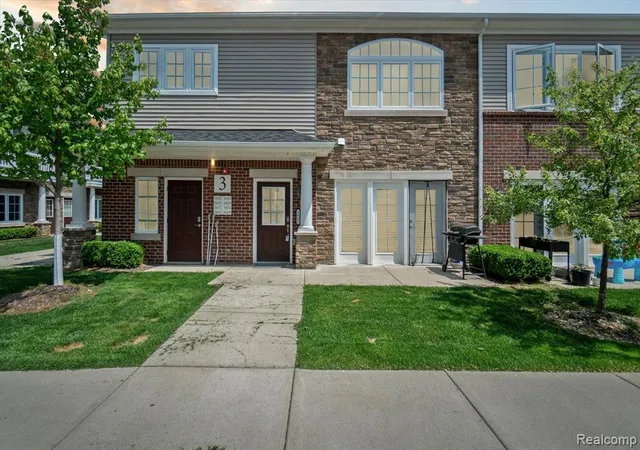 Homes for sale in Ann Arbor, MI | 5662 Arbor Chase Dr, Ann Arbor, MI 48103 | MLS# 61006699