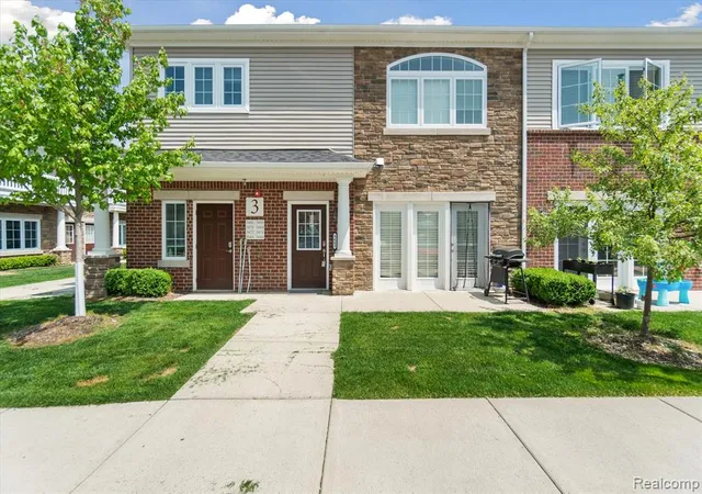 Homes for sale in Ann Arbor, MI | 5662 Arbor Chase Dr, Ann Arbor, MI 48103 | MLS# 61006699