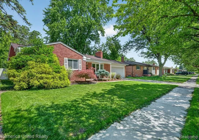 Homes for sale in Livonia, MI | 29114 Lori St, Livonia, MI 48154 | MLS# 61006962