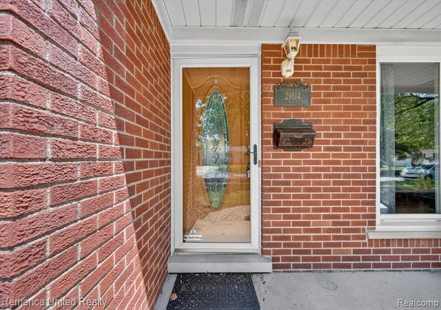 Homes for sale in Livonia, MI | 29114 Lori St, Livonia, MI 48154 | MLS# 61006962