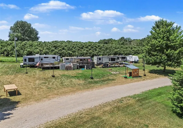 Photo 4 of Sale Pending at 6749 W Taylor Rd, Mears, MI 49436 | MLS# 70550627 | Listing updated on 2026-09-01