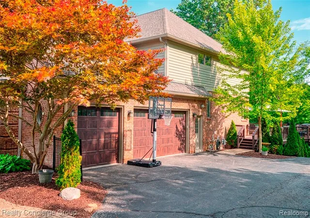 4th image of 3199 Beach Lake Dr, Milford, MI 48380 2867 | MLS# 61023441