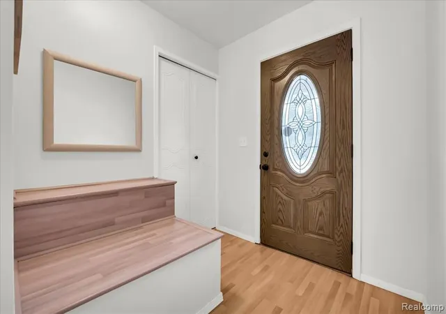 4th image of 1933 Tamarisk Dr, East Lansing, MI 48823 | MLS# 61013373