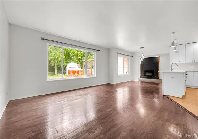 5th image of 1933 Tamarisk Dr, East Lansing, MI 48823 | MLS# 61013373