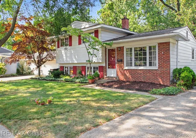 Photo 2 of Single family home for sale at 350 Burroughs St, Plymouth, MI 48170 1924 | MLS# 61004762 | Listing updated on 2026-08-26