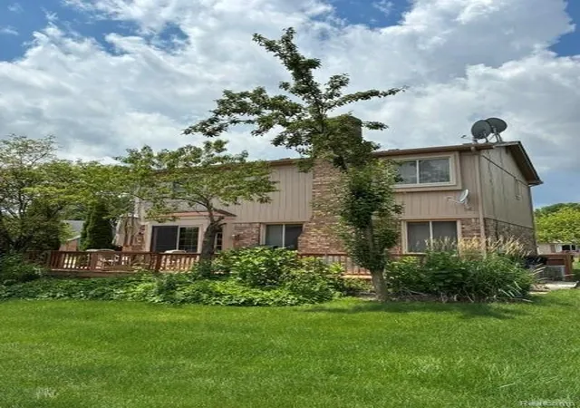 Photo 4 of Single family home for sale at 35616 Drake Dr, Sterling Heights, MI 48310 | MLS# 61006062 | Listing updated on 2026-08-09