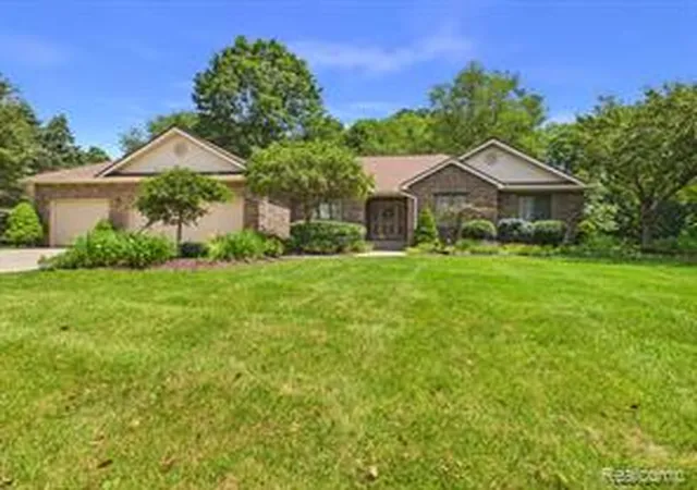 Homes for sale in Metamora, MI | 4133 Creeks Edge Dr, Metamora, MI 48455 | MLS# 61009692