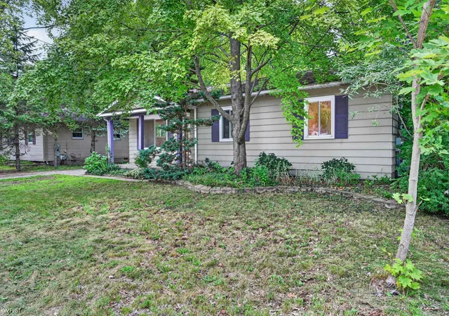 3rd image of 312 Fairfield Ave, Holly, MI 48442 | MLS# 50219134