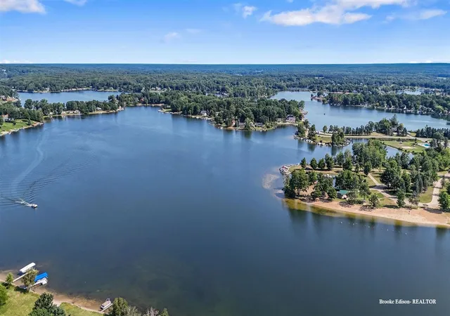 Homes for sale in Canadian Lakes, MI | 9780 Alamo Ct, Canadian Lakes, MI 49346 | MLS# 70532813