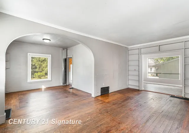 4th image of 805 S Douglas St, Mount Pleasant, MI 48858 | MLS# 50163526