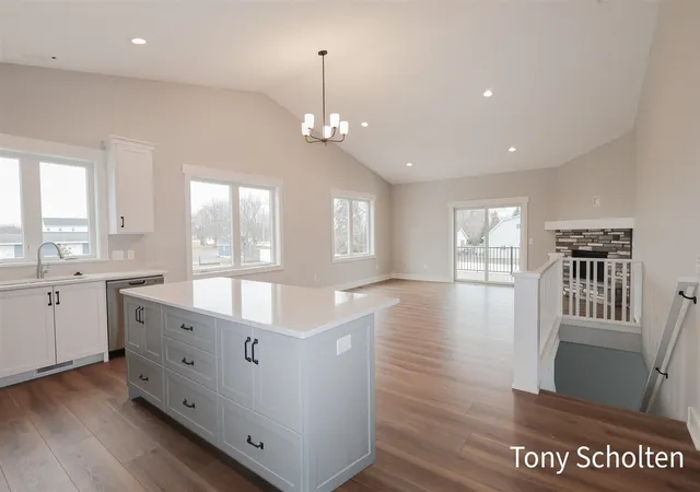 3rd image of 5139 Blendon Mdw Cir #27, Hudsonville, MI 49426 | MLS# 70530063