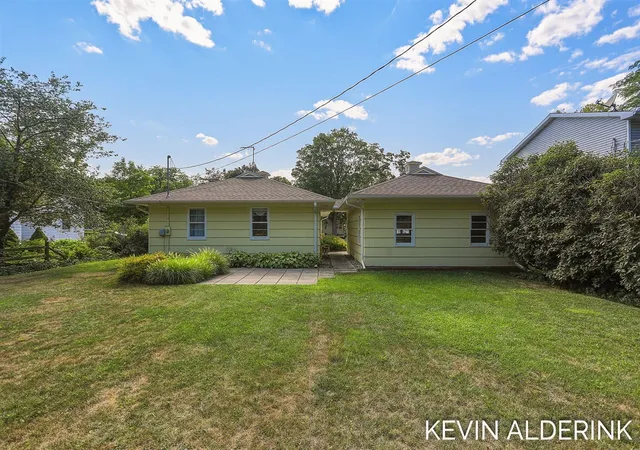 Photo 3 of Sale Pending at 627 Hall Blvd, Mason, MI 48854 | MLS# 70550275 | Listing updated on 2026-08-09