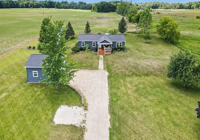 Homes for sale in Blanchard, MI | 7520 S Woodruff Rd, Blanchard, MI 49310 | MLS# 80070275