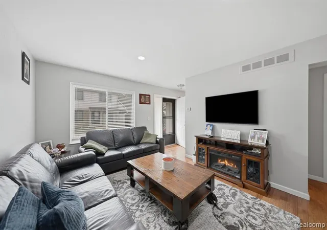 Photo 4 of Condo for sale at 36018 Chapel Ct, Clinton Township, MI 48035 | MLS# 61025026 | Listing updated on 2026-09-01