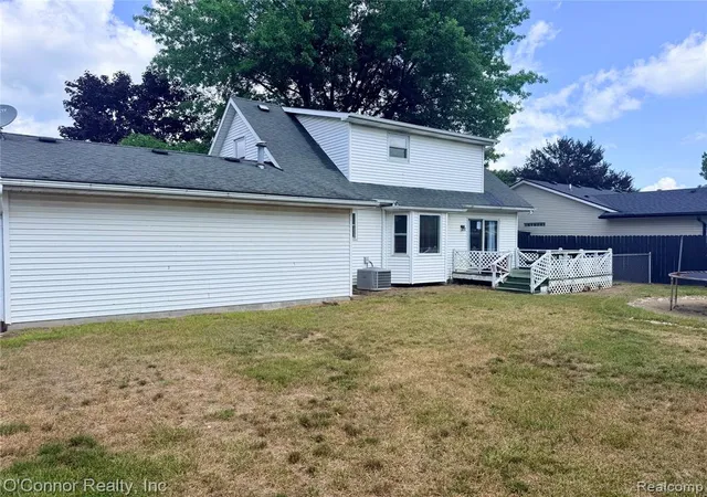 16th image of 3341 Sapphire Ln, Fort Gratiot, MI 48059 4236 | MLS# 61023916