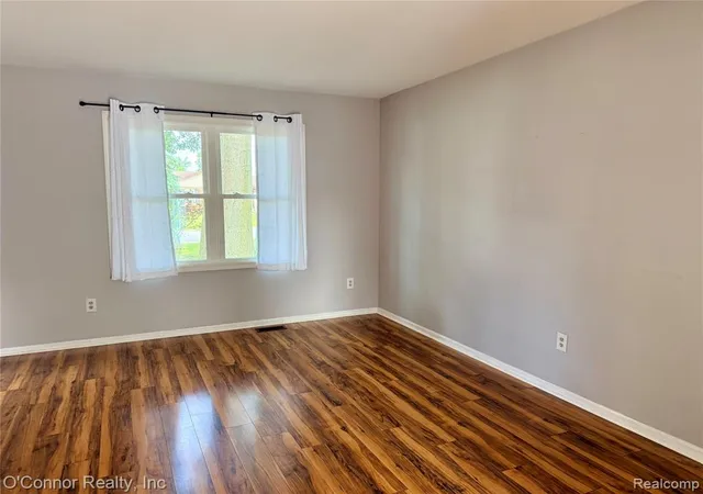 Photo 3 of Sale Pending at 3341 Sapphire Ln, Fort Gratiot, MI 48059 4236 | MLS# 61023916 | Listing updated on 2026-09-01