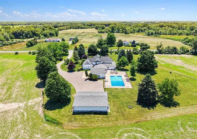 4th image of 7019 109Th Ave, South Haven, MI 49090 | MLS# 70541152