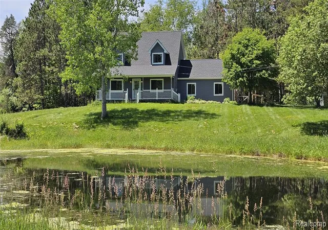 Homes for sale in Pinckney, MI | 6790 Hinchey Rd, Pinckney, MI 48169 | MLS# 61003121