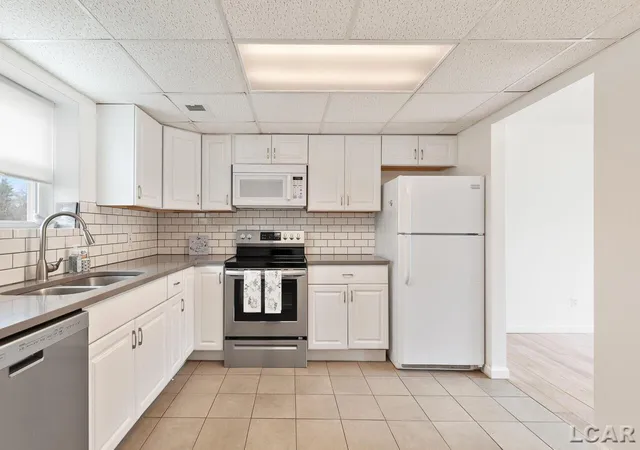 Listing Photo 4 - Condo for sale in building located at 409 Connor St, Onsted, MI 49265