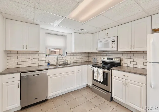 Listing Photo 5 - Condo for sale in building located at 409 Connor St, Onsted, MI 49265