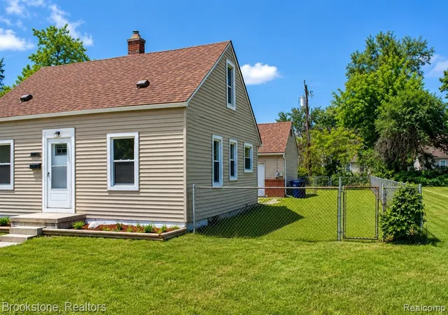 Photo 2 of Single family home for sale at 18805 Sumner, Redford, MI 48240 1763 | MLS# 61023763 | Listing updated on 2026-09-02