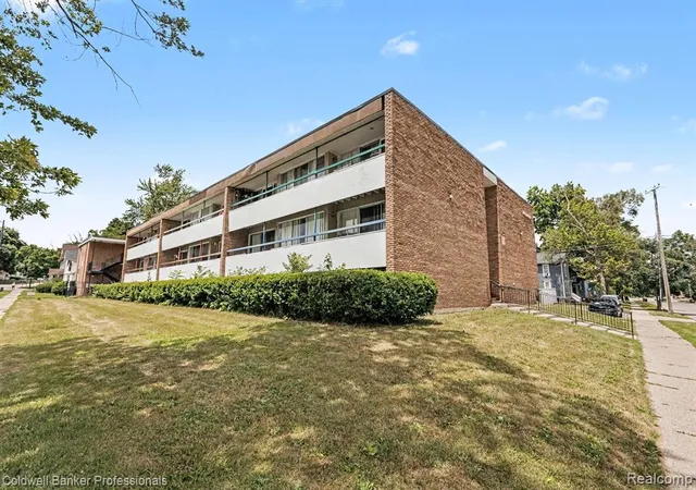 Homes for sale in Ypsilanti, MI | 207 Ballard St Street, Ypsilanti, MI 48197 | Houzeo
