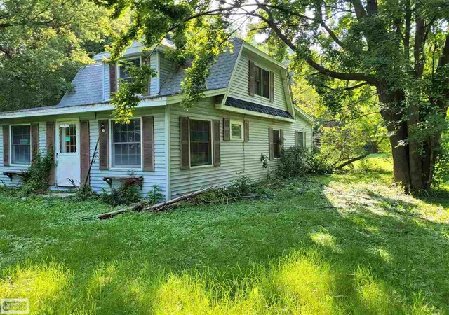 Photo 3 of Sale Pending at 46271 Jefferson Ave, Chesterfield, MI 48047 | MLS# 50124480 | Listing updated on 2026-08-10