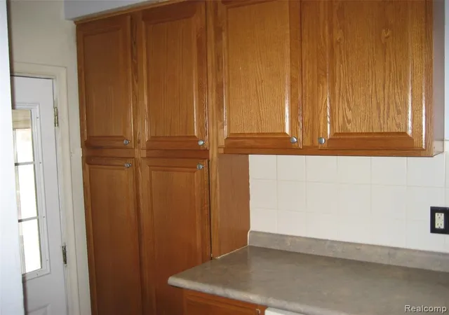 Photo 3 of Sale Pending at 15142 Fordline St, Southgate, MI 48195 | MLS# 60963983 | Listing updated on 2026-03-17