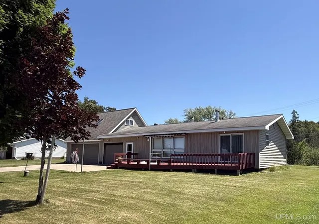 Homes for sale in Iron Mountain, MI | W7897 Lake Antoine Rd, Iron Mountain, MI 49801 | MLS# 50214709