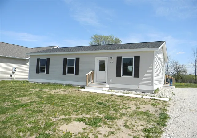 Homes for sale in Scottville, MI | 210 Taylors Ct, Scottville, MI 49454 | MLS# 70530386