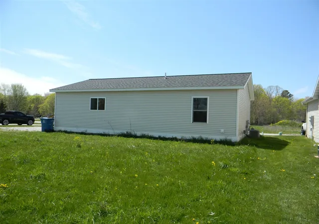 Photo 3 of Single family home for sale at 210 Taylors Ct, Scottville, MI 49454 | MLS# 70530386 | Listing updated on 2026-09-29