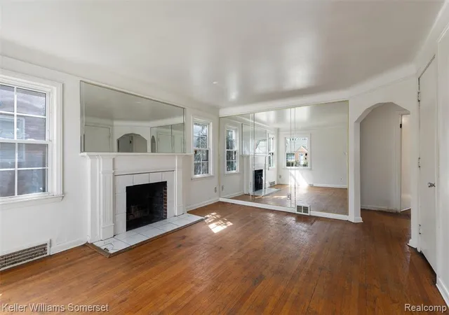 3rd image of 16036 Carlisle St, Detroit, MI 48205 | MLS# 60988740