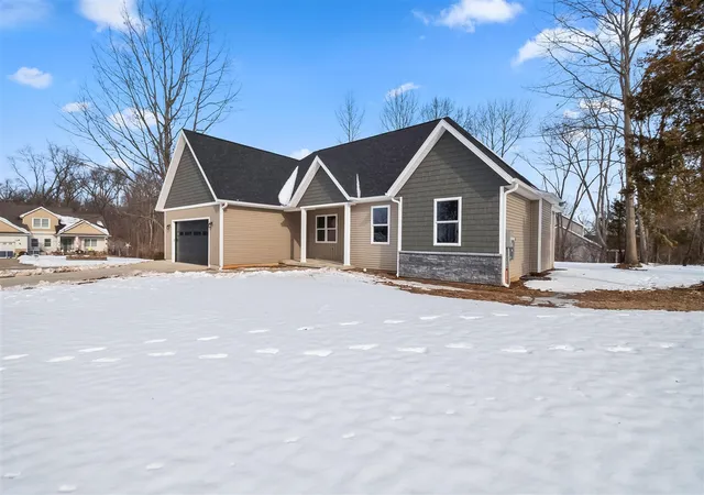 Homes for sale in Coldwater, MI | 64 Arapaho Trl, Coldwater, MI 49036 | MLS# 70515151