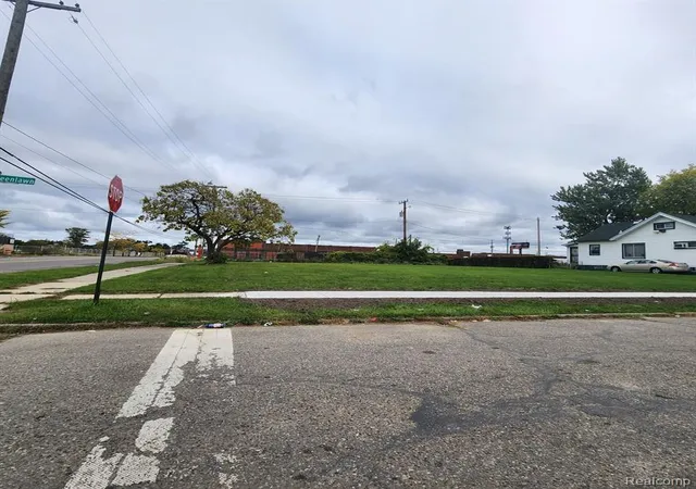 2nd image of 12406 12416 Greenlawn St, Detroit, MI 48204 | MLS# 60997149