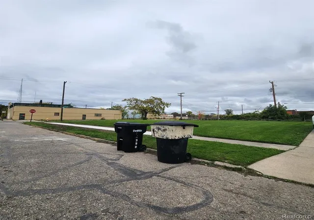 3rd image of 12406-12416 Greenlawn St, Detroit, MI 48204 | MLS# 60997149