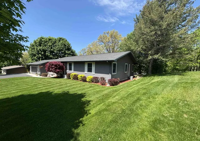 Homes for sale in Traverse City, MI | 2639 Hammond Highlands Dr, Traverse City, MI 49686 | MLS# 80066233