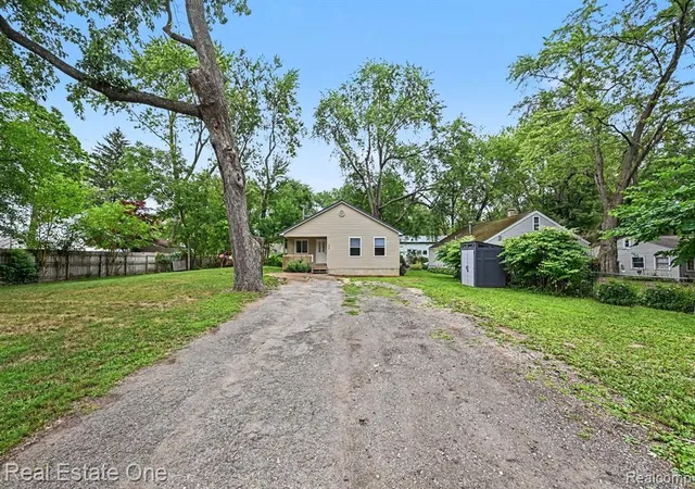 Photo 3 of Sale Pending at 3630 Highland Blvd, Highland, MI 48356 1828 | MLS# 61022875 | Listing updated on 2026-09-01